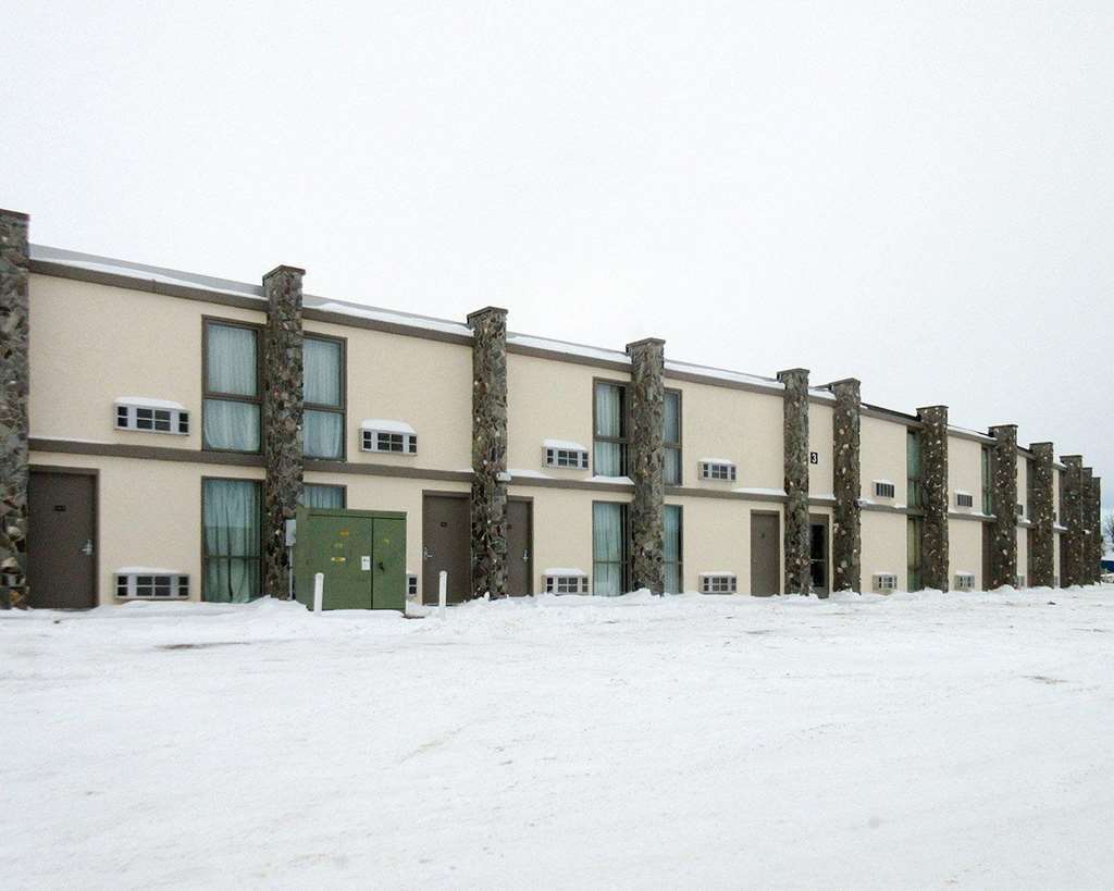 Econo Lodge Inn & Suites Брукингс Екстериор снимка